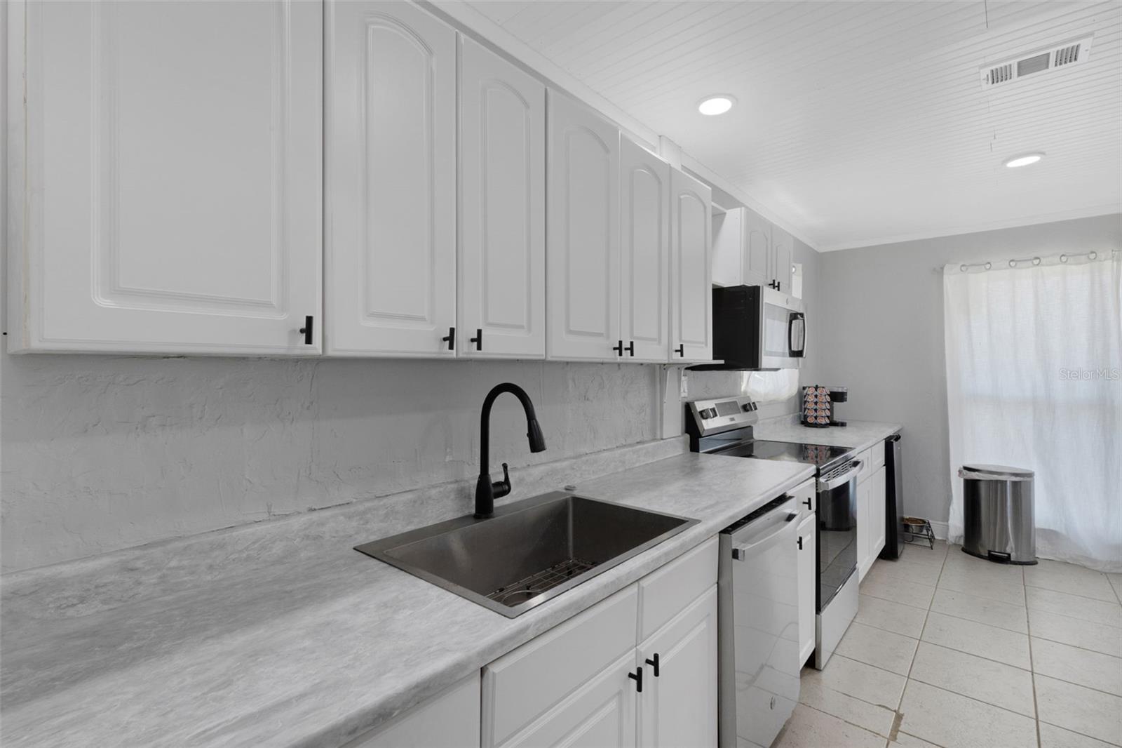22080 MIDWAY BLVD, PORT CHARLOTTE, FL, 33952