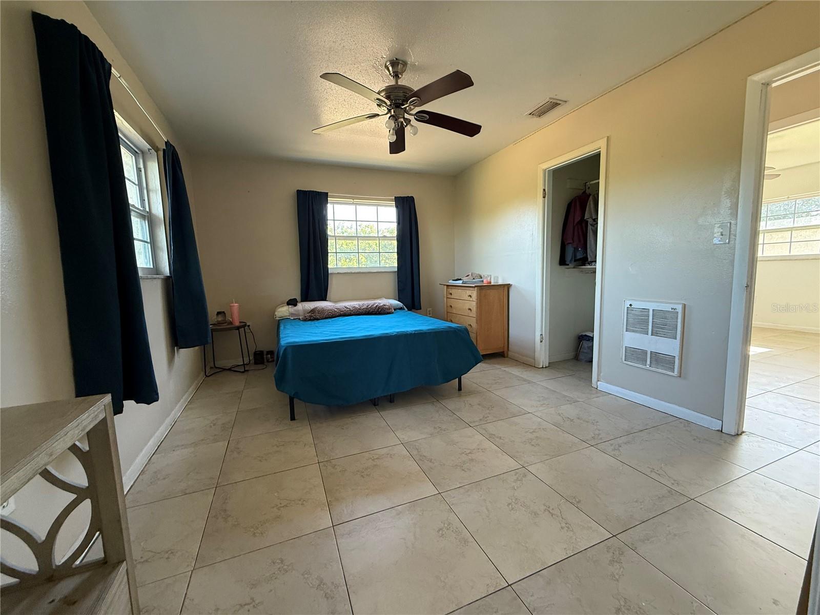 2122 GULF CITY RD, RUSKIN, FL, 33570
