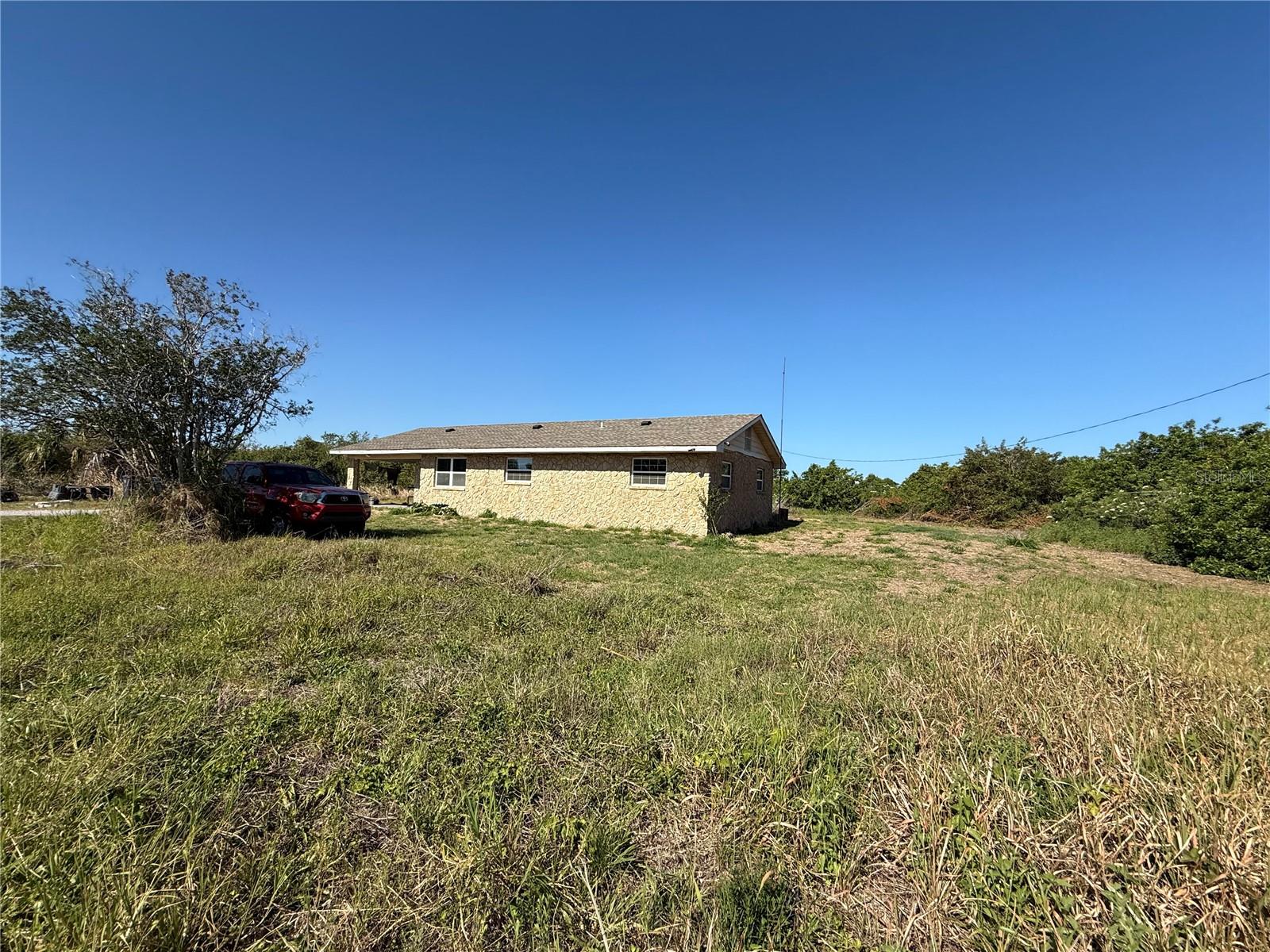 2122 GULF CITY RD, RUSKIN, FL, 33570
