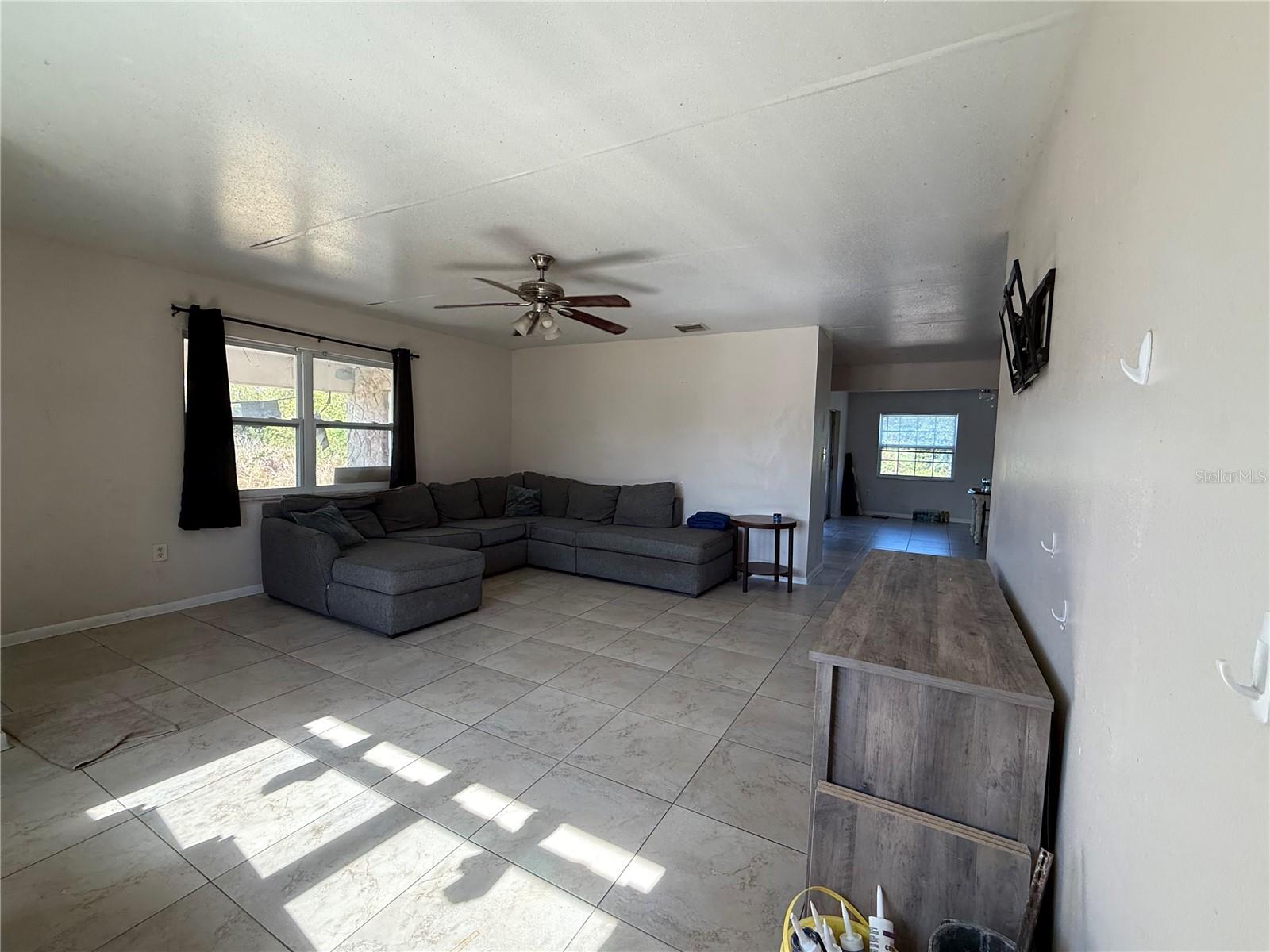 2122 GULF CITY RD, RUSKIN, FL, 33570