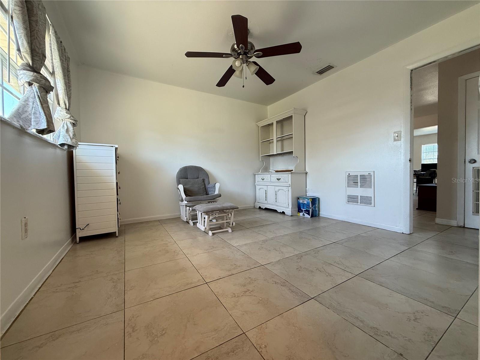 2122 GULF CITY RD, RUSKIN, FL, 33570
