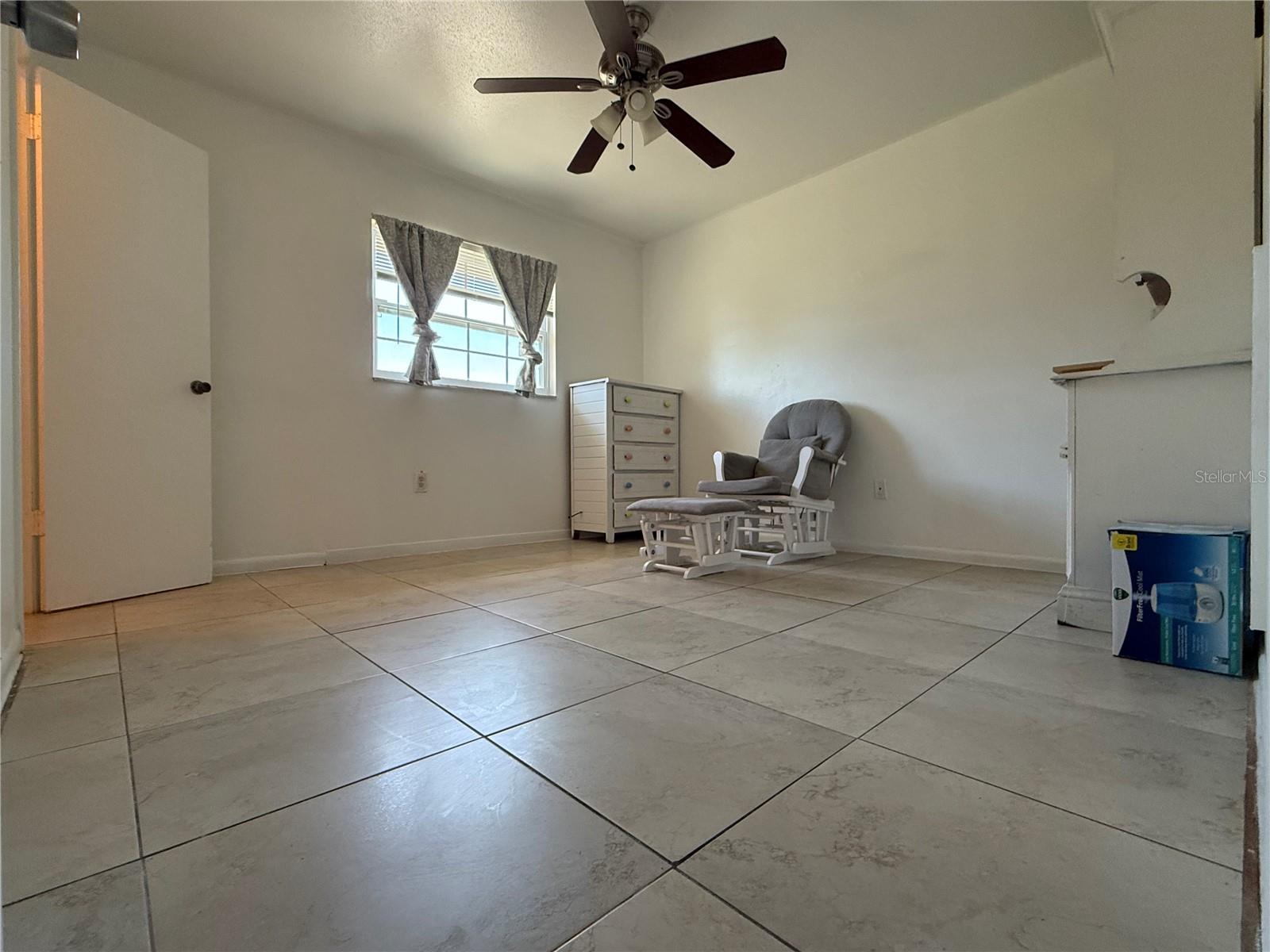 2122 GULF CITY RD, RUSKIN, FL, 33570