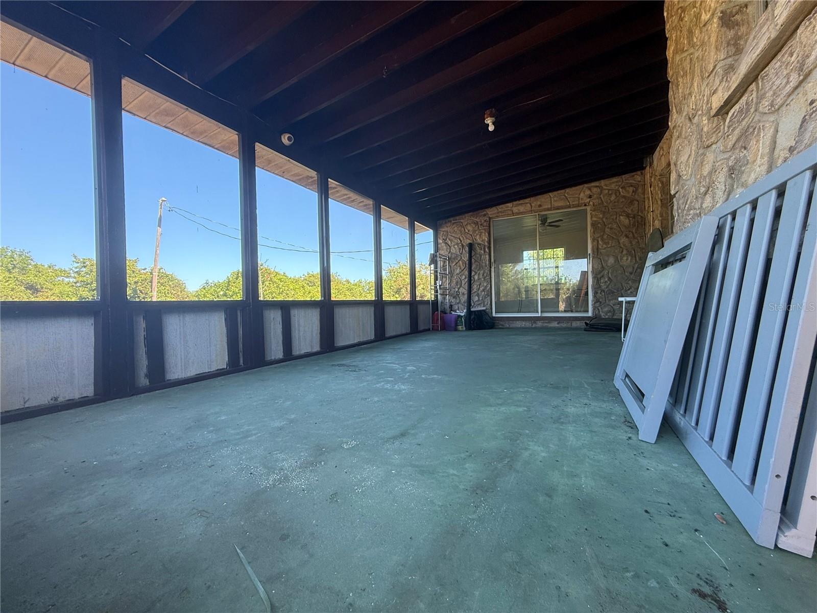 2122 GULF CITY RD, RUSKIN, FL, 33570