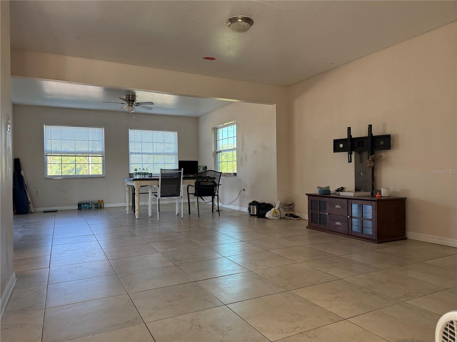 2122 GULF CITY RD, RUSKIN, FL, 33570