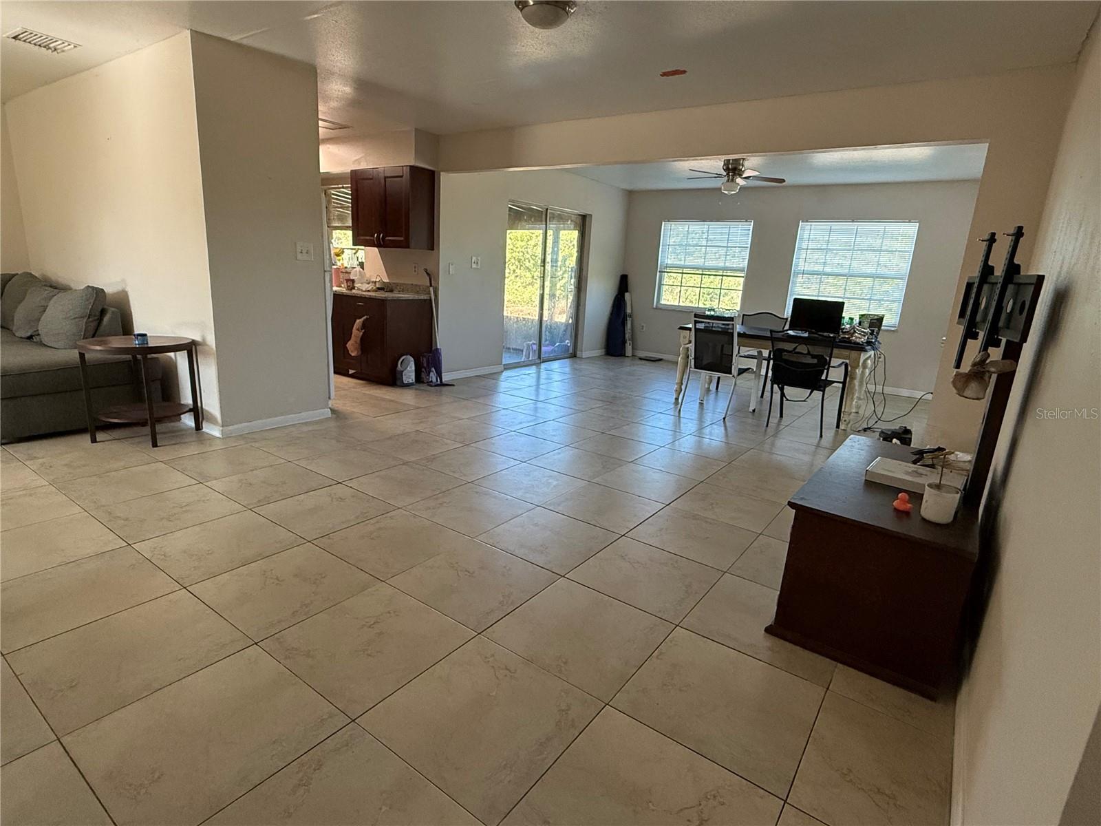 2122 GULF CITY RD, RUSKIN, FL, 33570