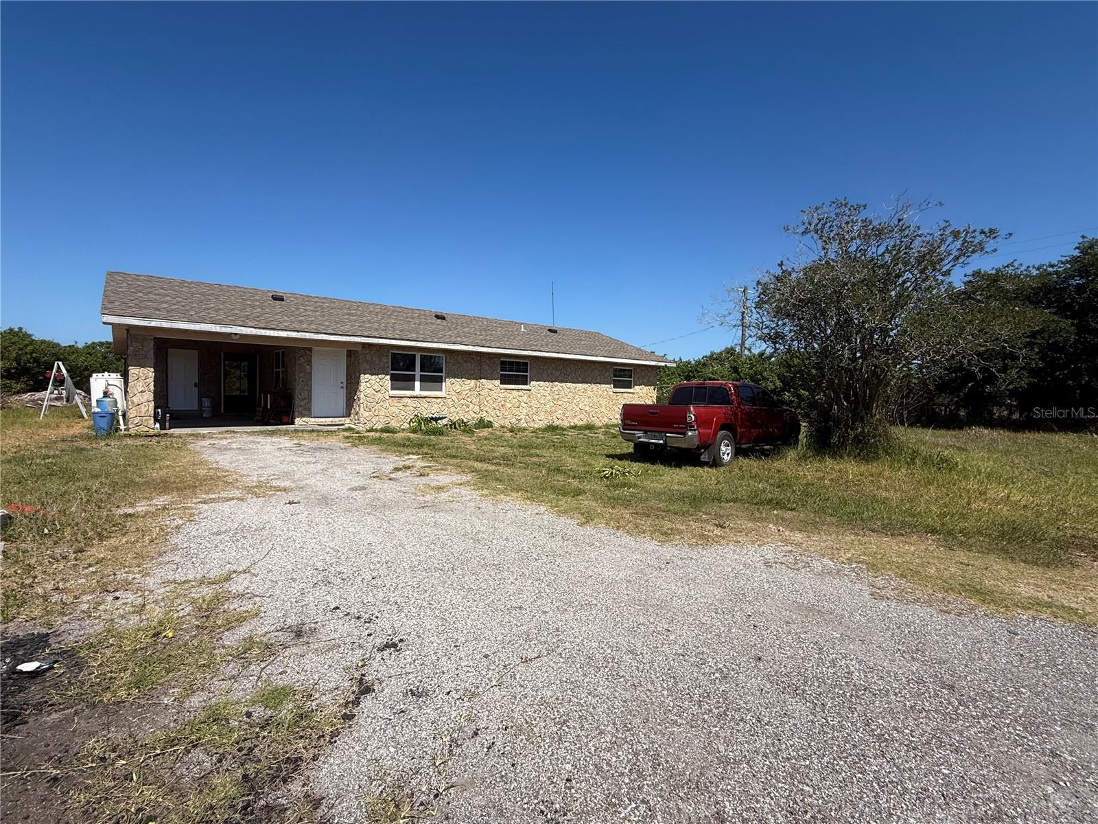 2122 GULF CITY RD, RUSKIN, FL, 33570