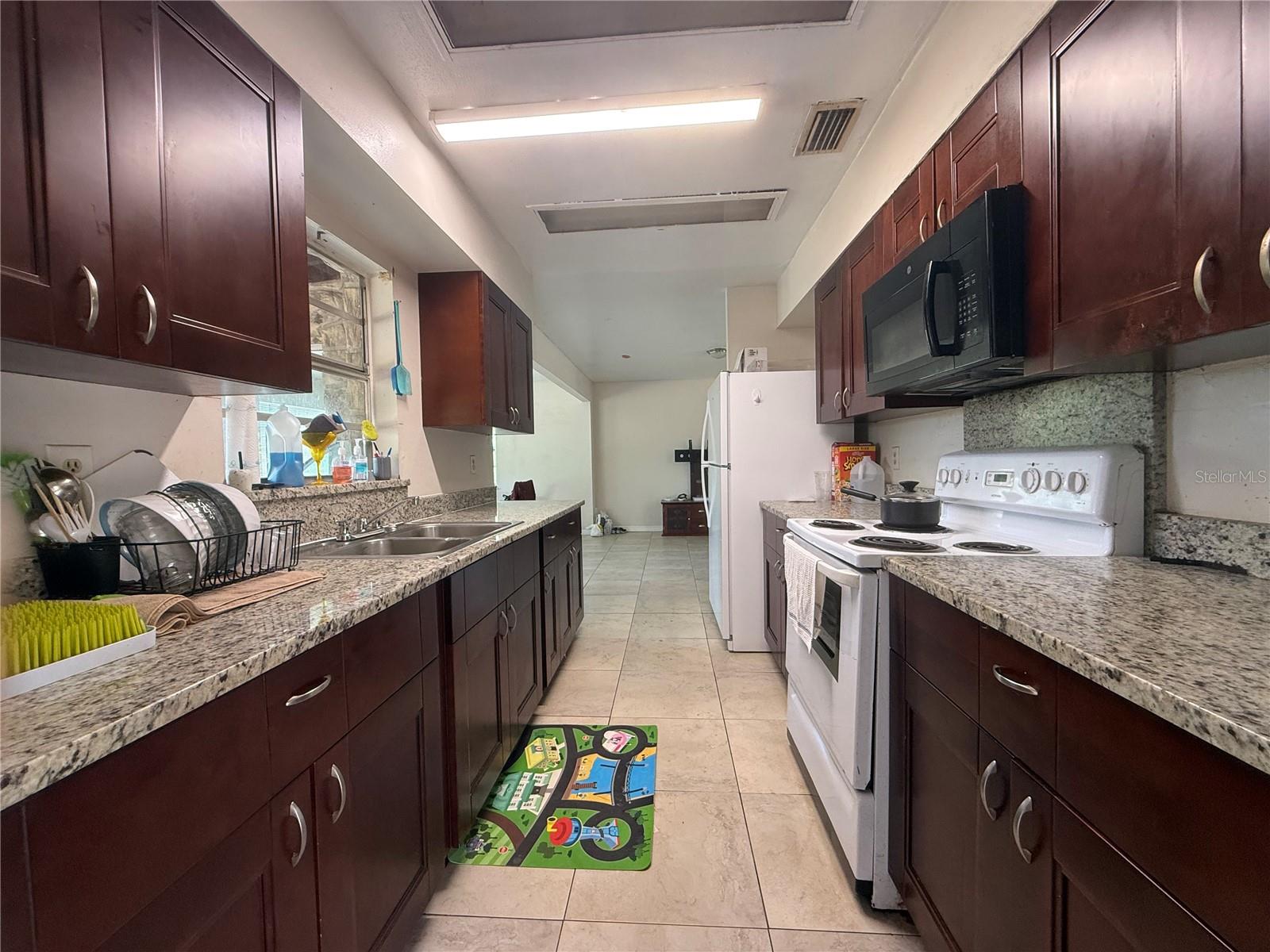 2122 GULF CITY RD, RUSKIN, FL, 33570