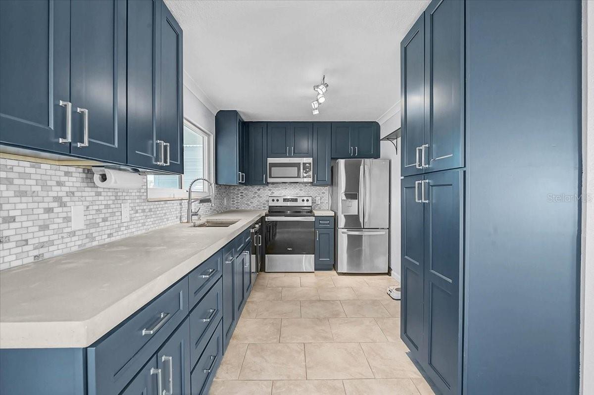 6652 THORMAN RD, PORT CHARLOTTE, FL, 33981