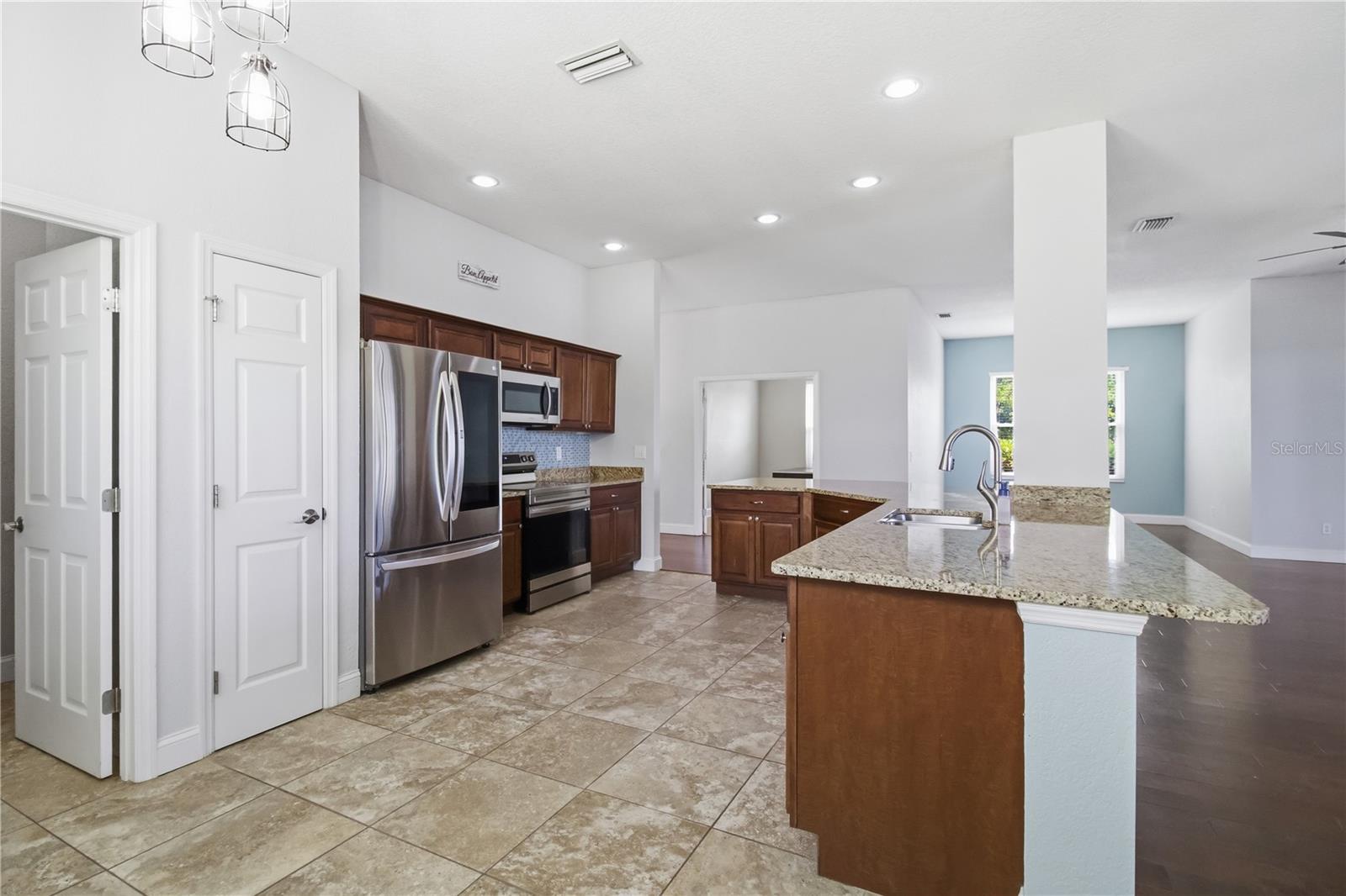 5104 52ND AVE W, BRADENTON, FL, 34210