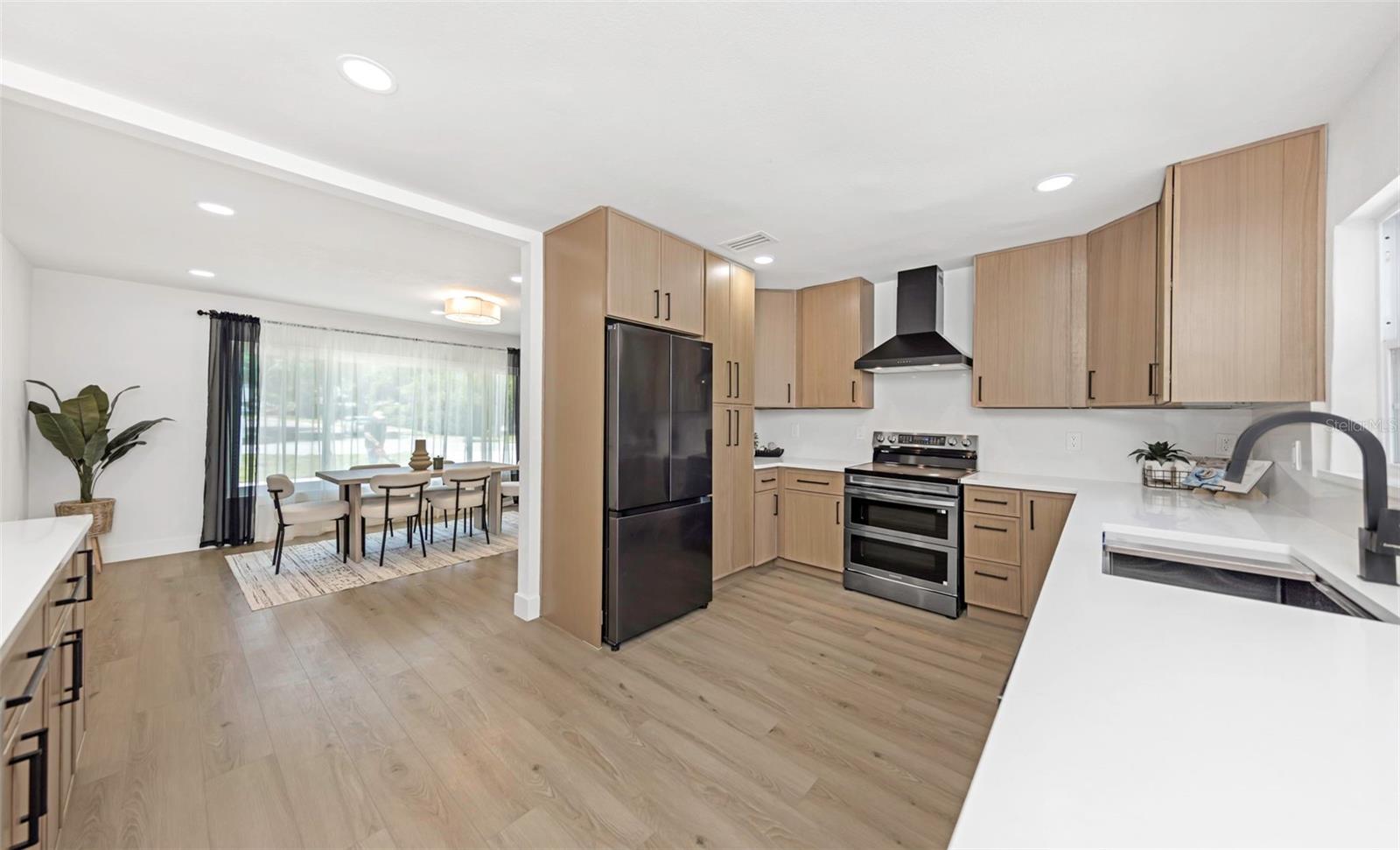 318 MEHLENBACHER RD, BELLEAIR, FL, 33756