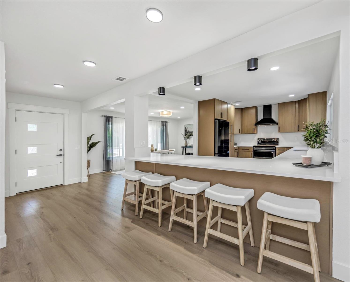 318 MEHLENBACHER RD, BELLEAIR, FL, 33756