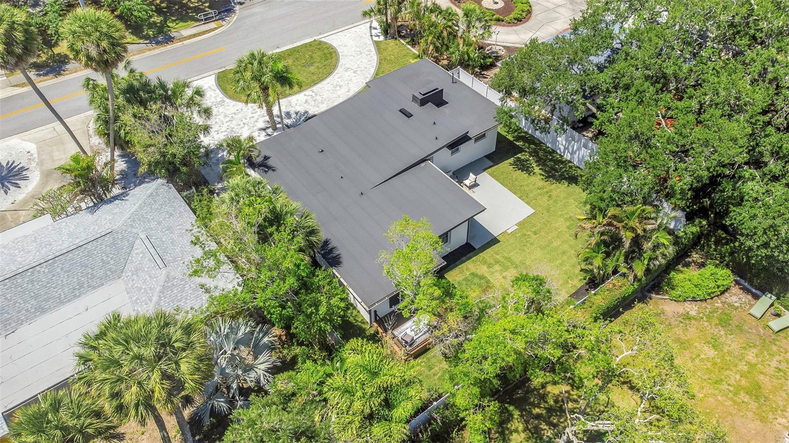 318 MEHLENBACHER RD, BELLEAIR, FL, 33756