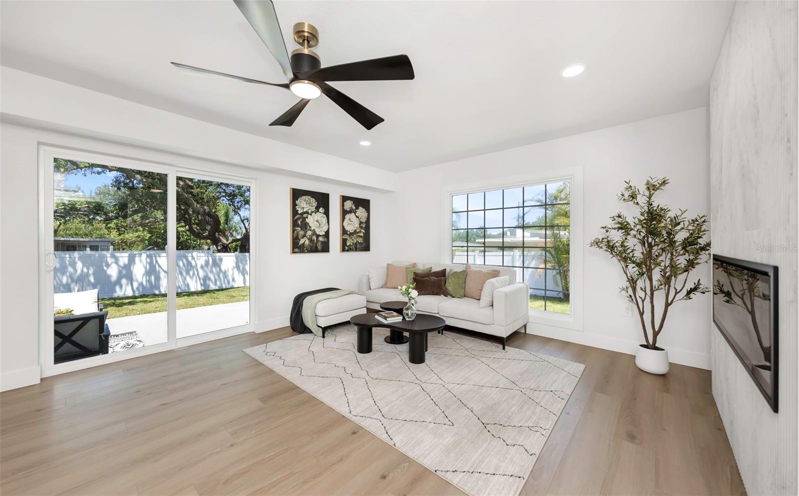 318 MEHLENBACHER RD, BELLEAIR, FL, 33756