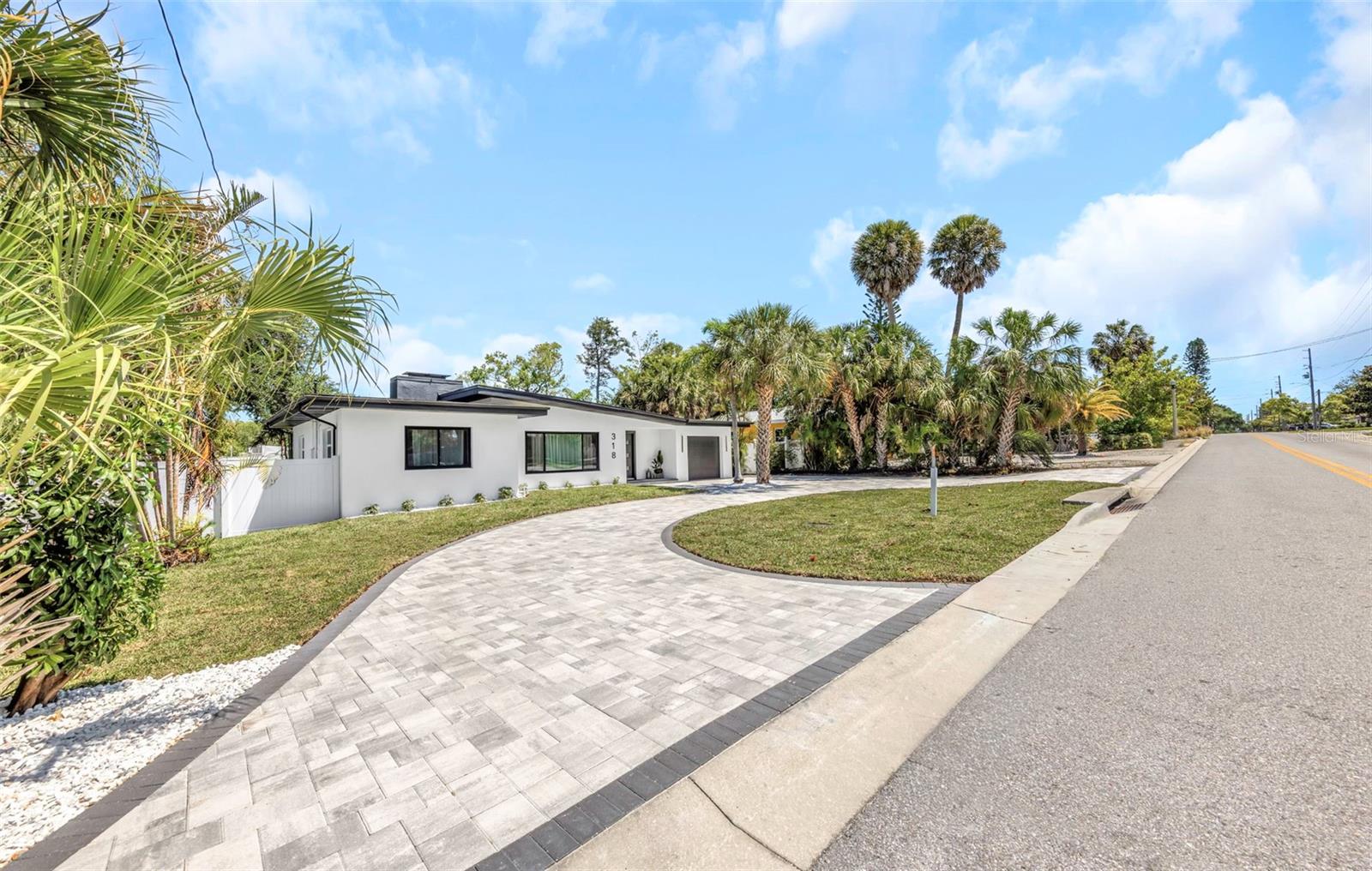 318 MEHLENBACHER RD, BELLEAIR, FL, 33756
