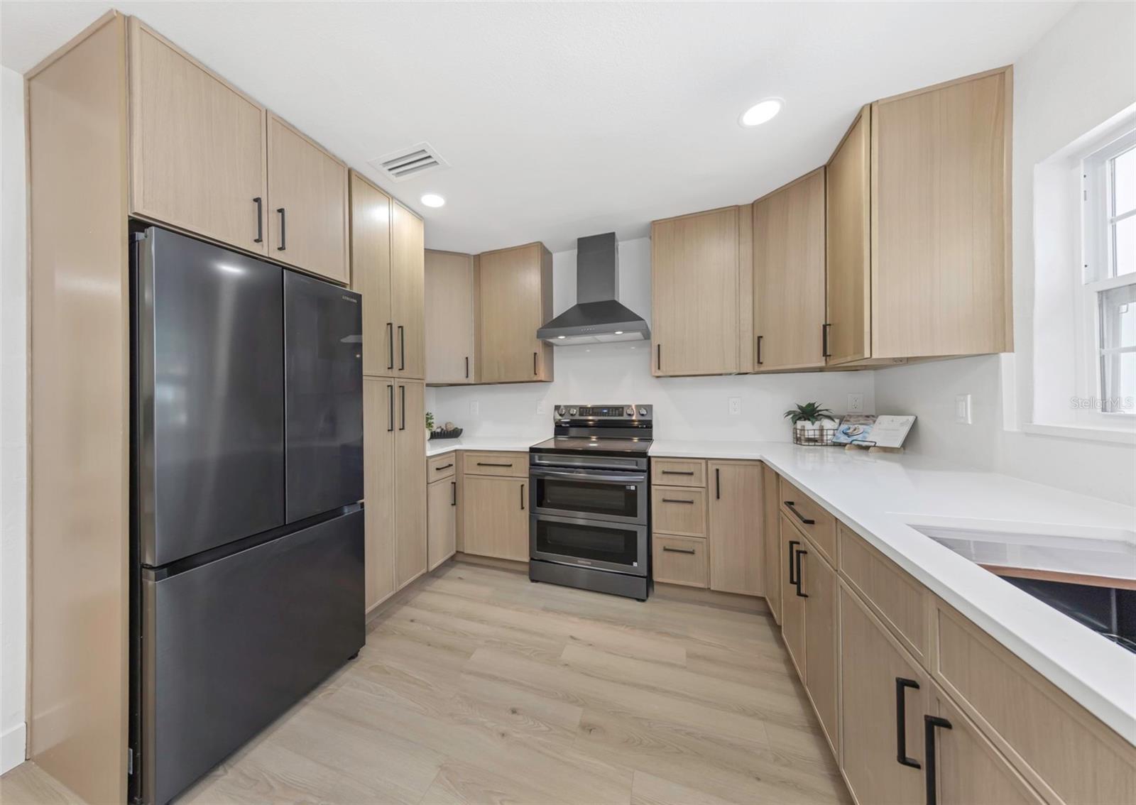 318 MEHLENBACHER RD, BELLEAIR, FL, 33756
