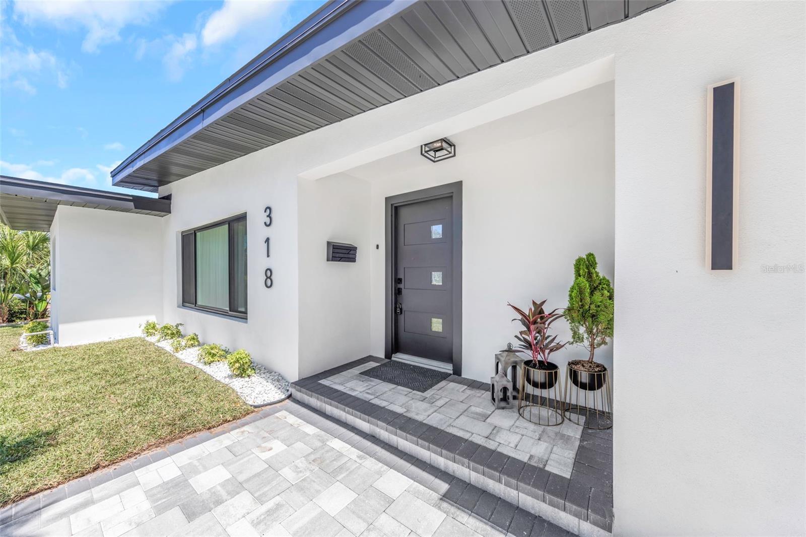 318 MEHLENBACHER RD, BELLEAIR, FL, 33756