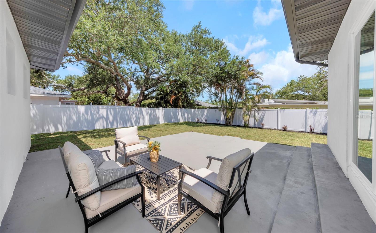 318 MEHLENBACHER RD, BELLEAIR, FL, 33756
