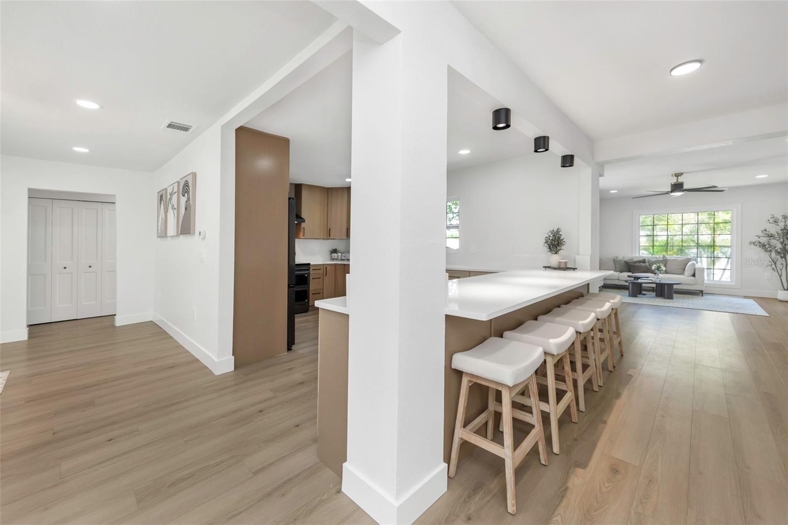 318 MEHLENBACHER RD, BELLEAIR, FL, 33756