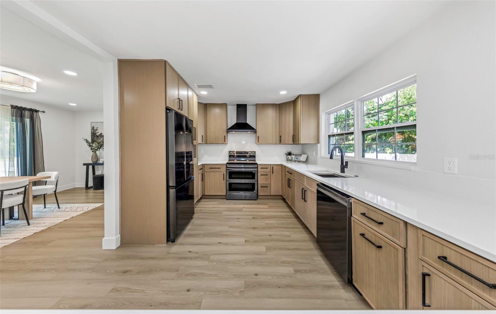 318 MEHLENBACHER RD, BELLEAIR, FL, 33756