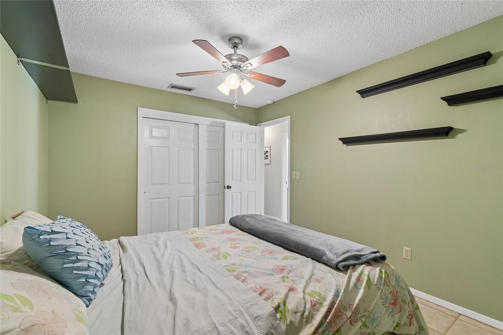 5127 NASHVILLE DR, TAMPA, FL, 33624