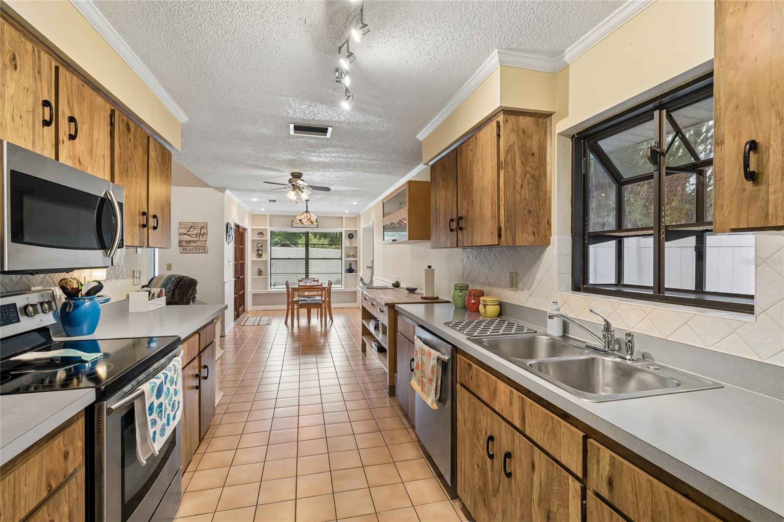 5127 NASHVILLE DR, TAMPA, FL, 33624