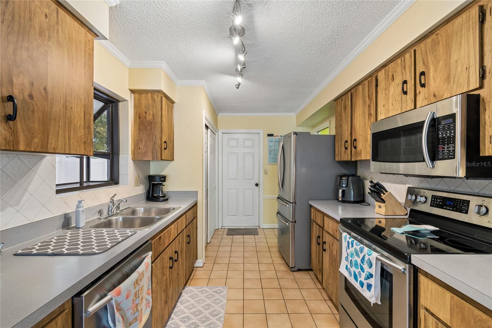 5127 NASHVILLE DR, TAMPA, FL, 33624