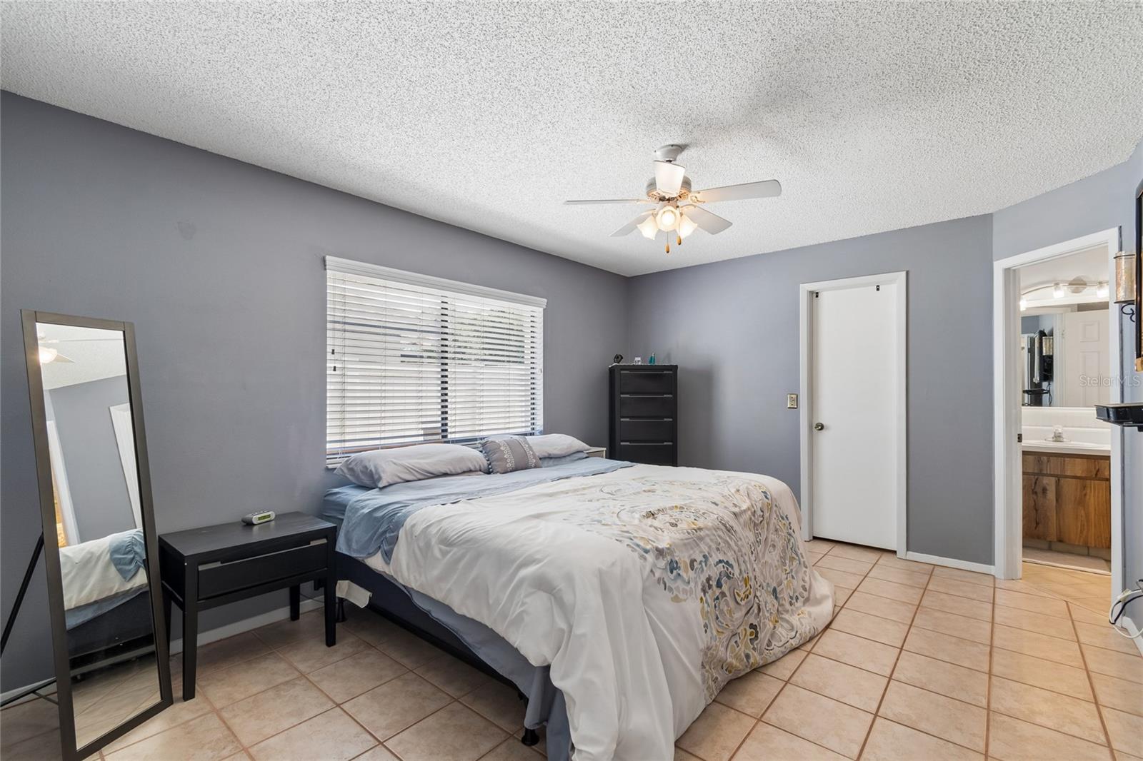 5127 NASHVILLE DR, TAMPA, FL, 33624