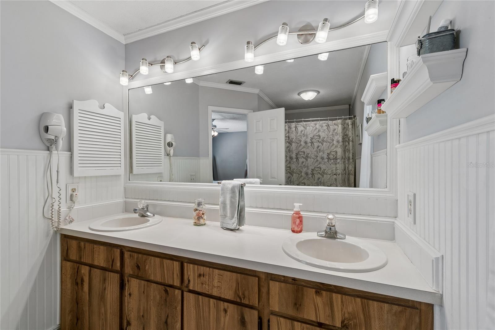 5127 NASHVILLE DR, TAMPA, FL, 33624