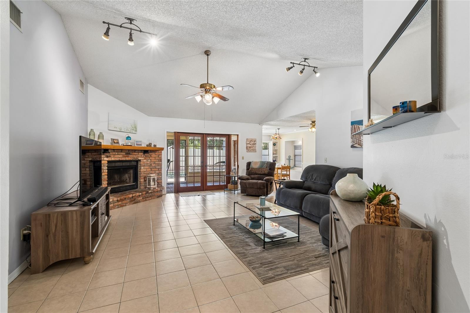 5127 NASHVILLE DR, TAMPA, FL, 33624