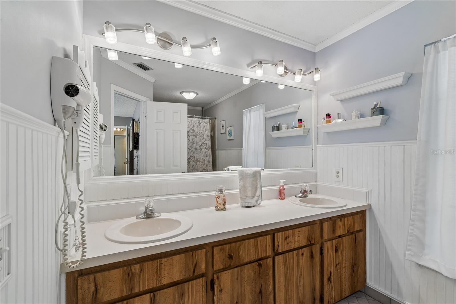 5127 NASHVILLE DR, TAMPA, FL, 33624