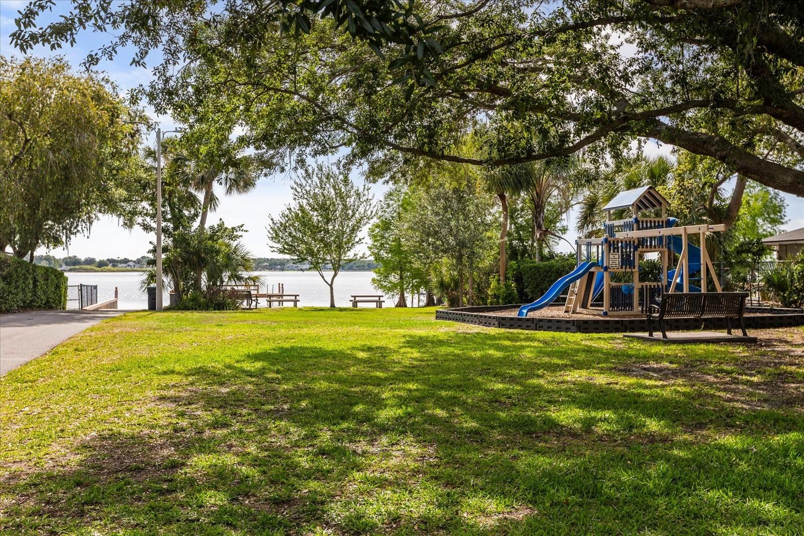 4072 SUMMERWOOD AVE, ORLANDO, FL, 32812