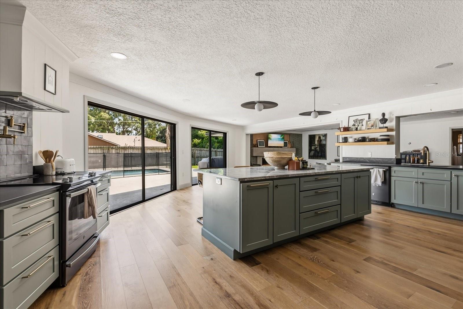 4072 SUMMERWOOD AVE, ORLANDO, FL, 32812