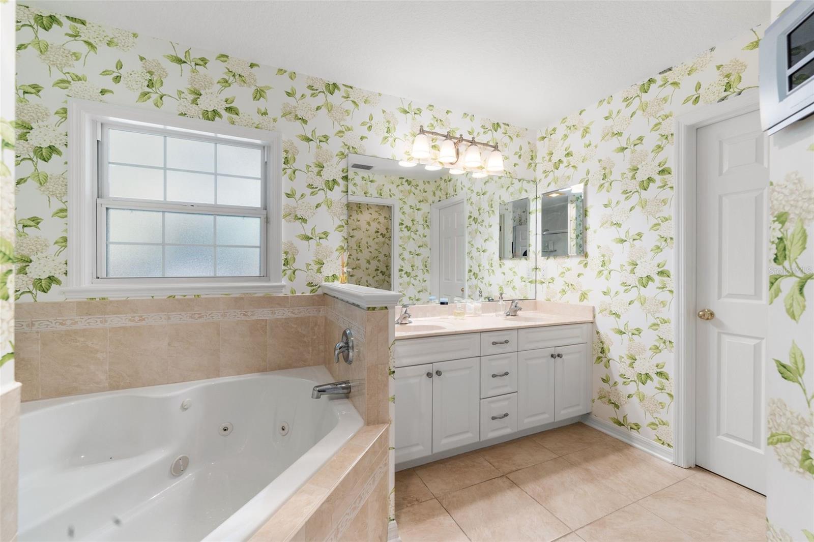7418 WHITE OAKS RD, ALACHUA, FL, 32615