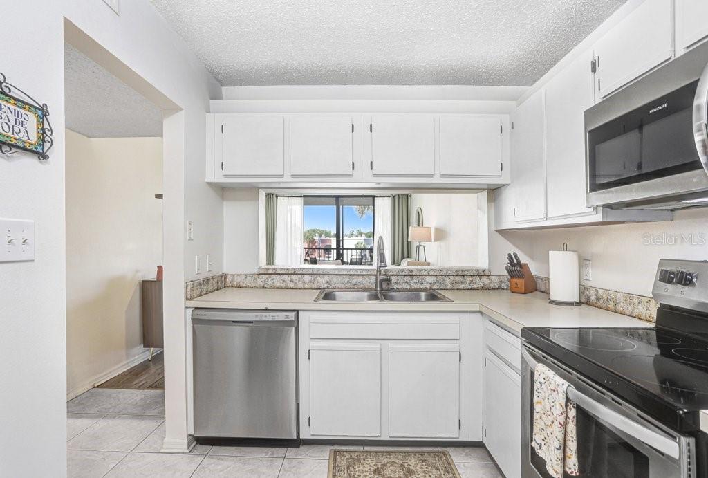 2424 W TAMPA BAY BLVD #M205, TAMPA, FL, 33607