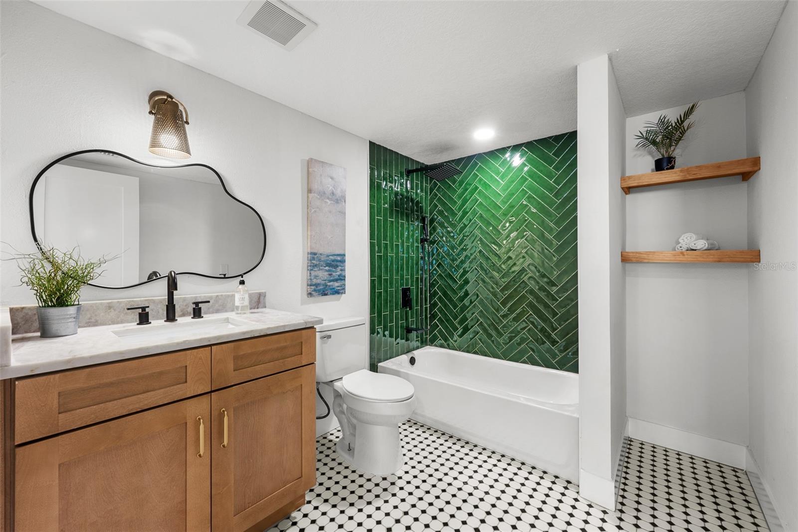 206 E NORTH ST, TAMPA, FL, 33604