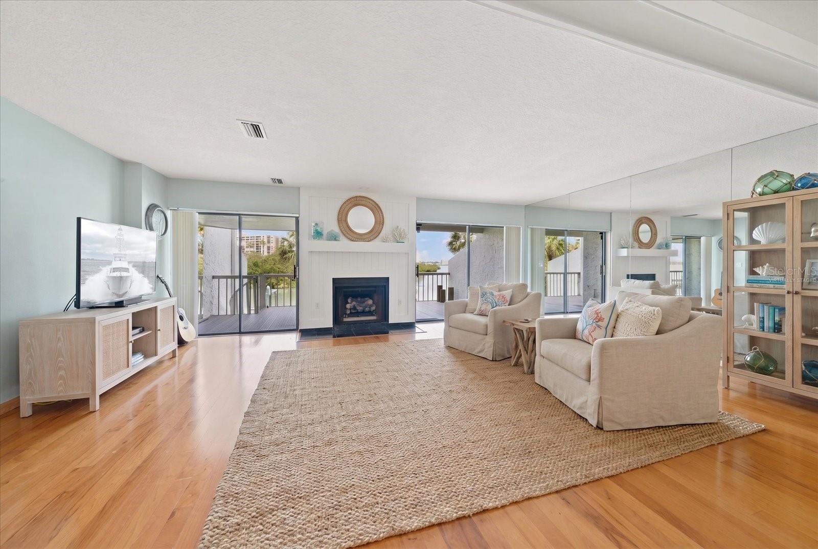 118 MARINA DEL REY CT, CLEARWATER BEACH, FL, 33767