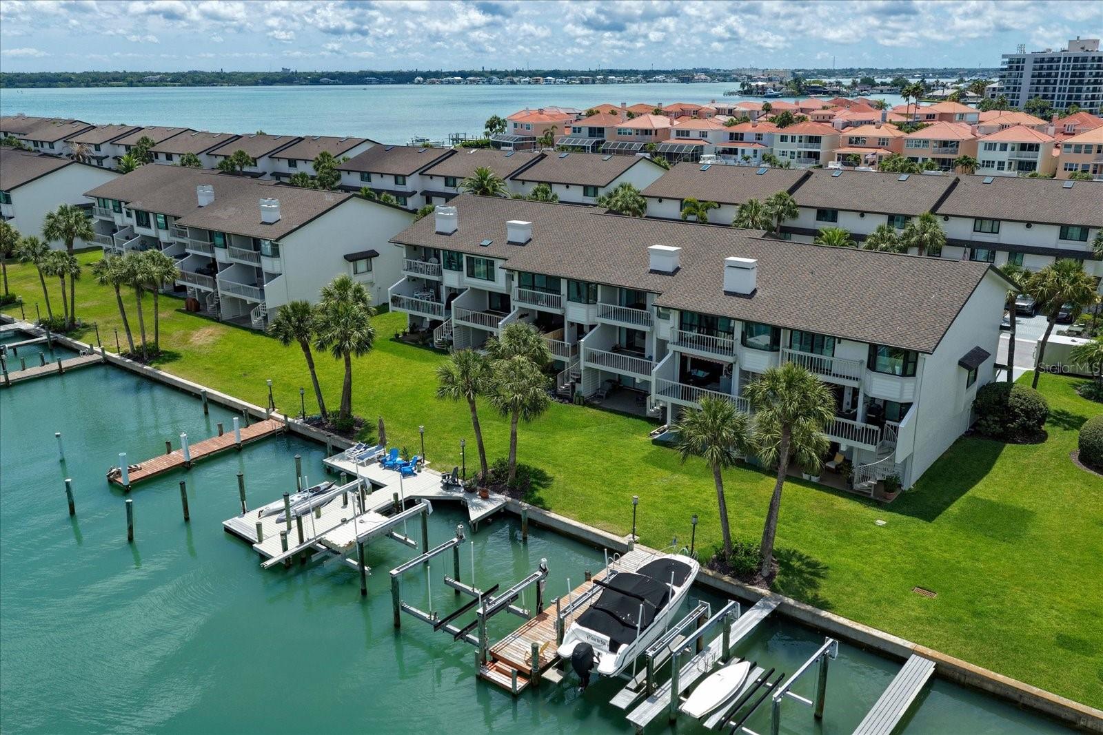 118 MARINA DEL REY CT, CLEARWATER BEACH, FL, 33767