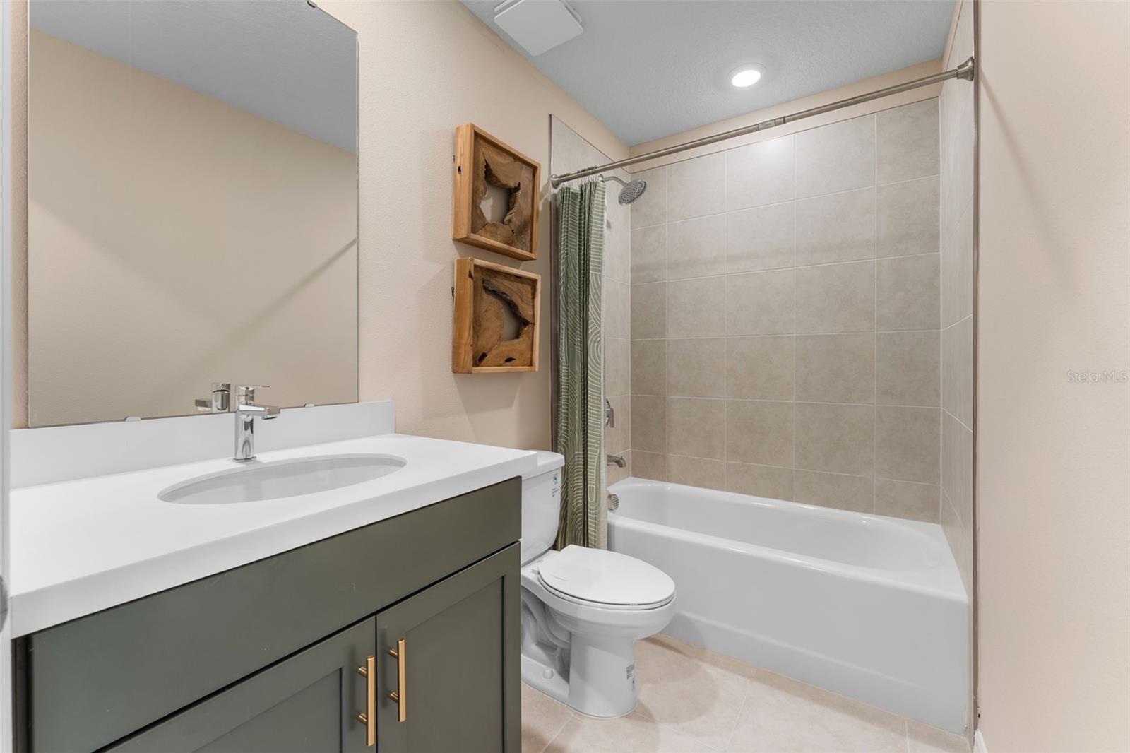 652 EMERALD GROVE DR, APOPKA, FL, 32703