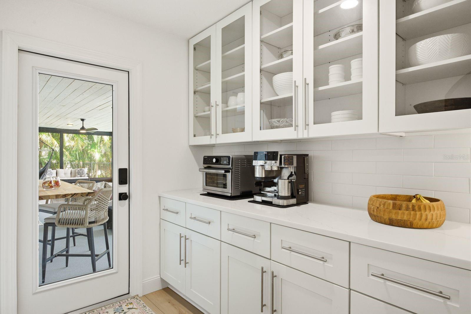 2000 KANSAS AVE NE, ST PETERSBURG, FL, 33703