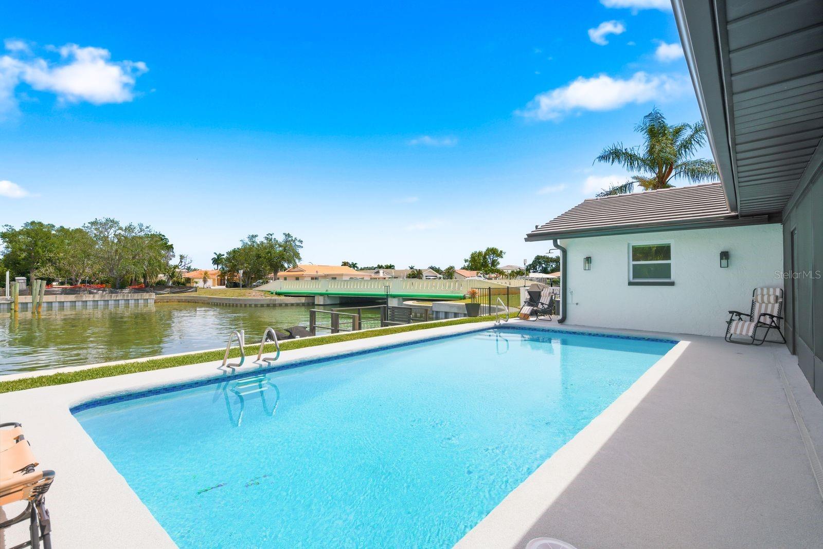2000 KANSAS AVE NE, ST PETERSBURG, FL, 33703