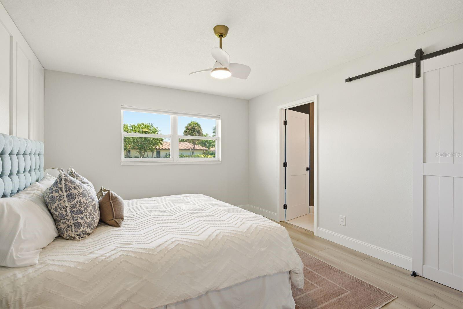 2000 KANSAS AVE NE, ST PETERSBURG, FL, 33703