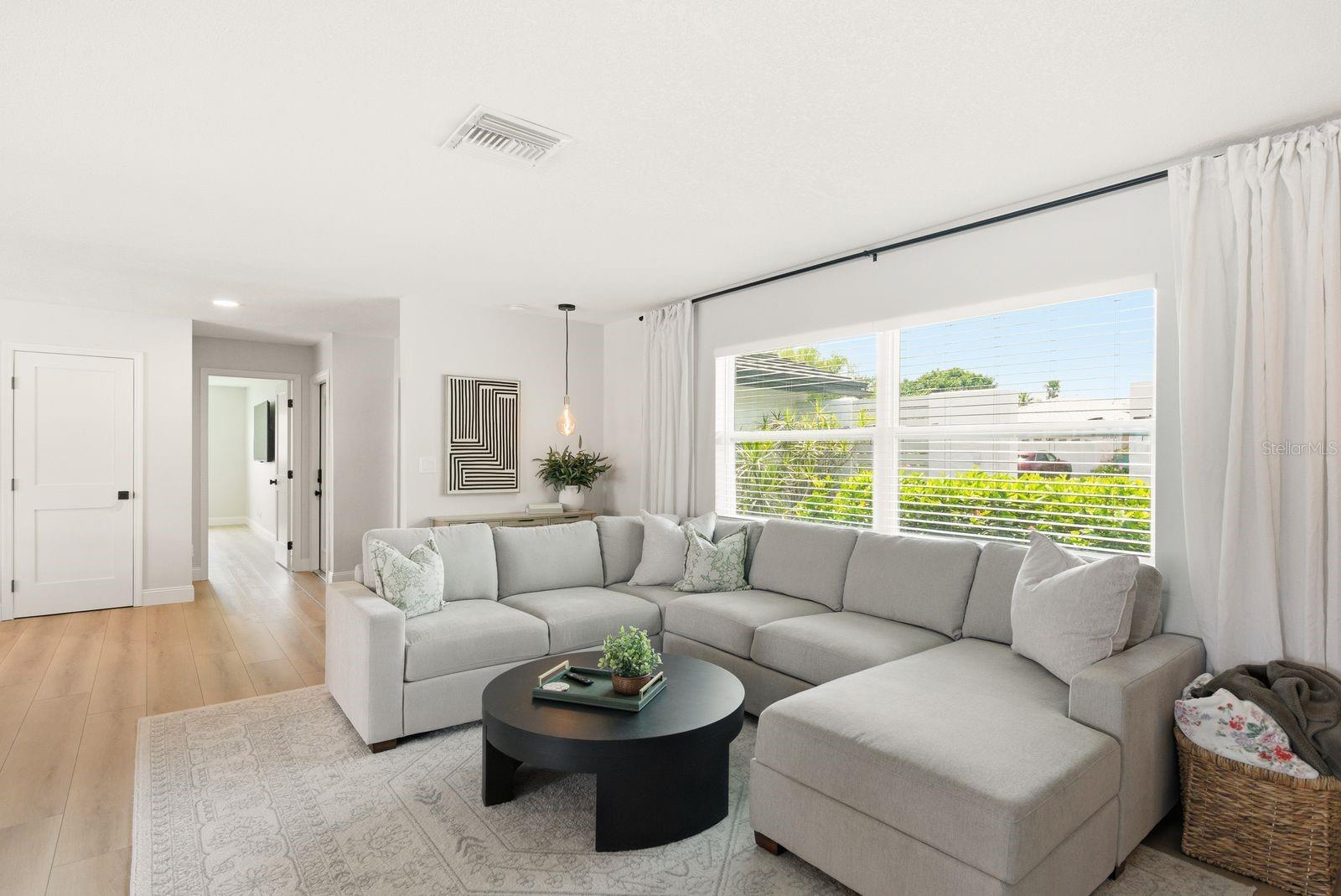 2000 KANSAS AVE NE, ST PETERSBURG, FL, 33703