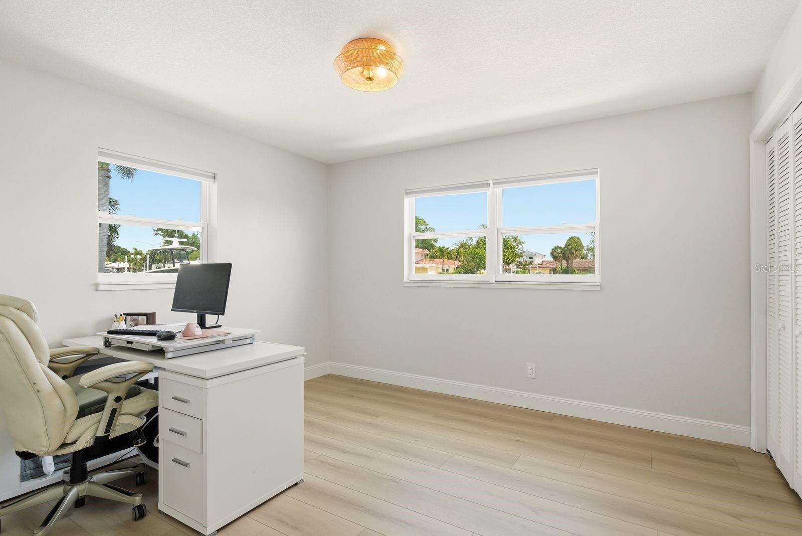 2000 KANSAS AVE NE, ST PETERSBURG, FL, 33703