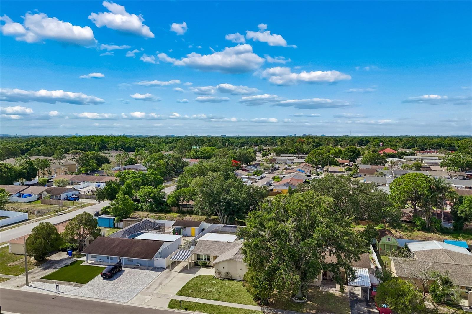 8806 OAK CIR, TAMPA, FL, 33615