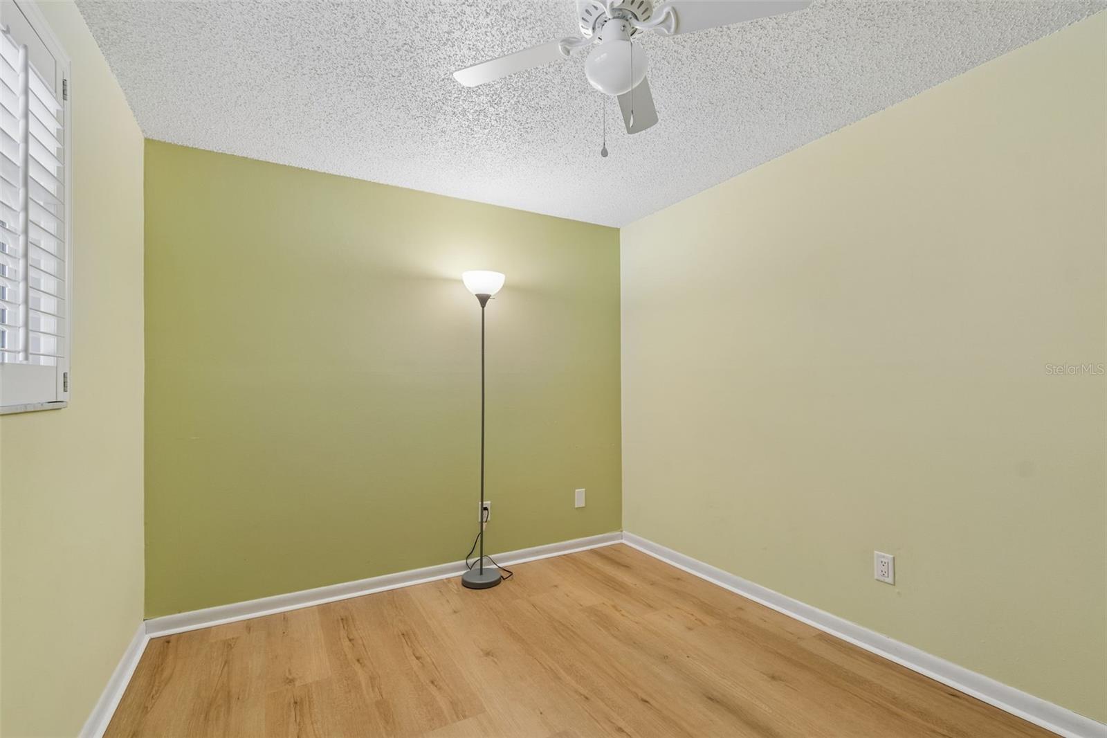 8806 OAK CIR, TAMPA, FL, 33615