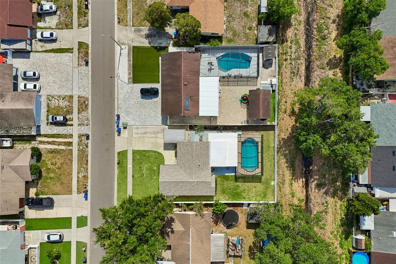 8806 OAK CIR, TAMPA, FL, 33615