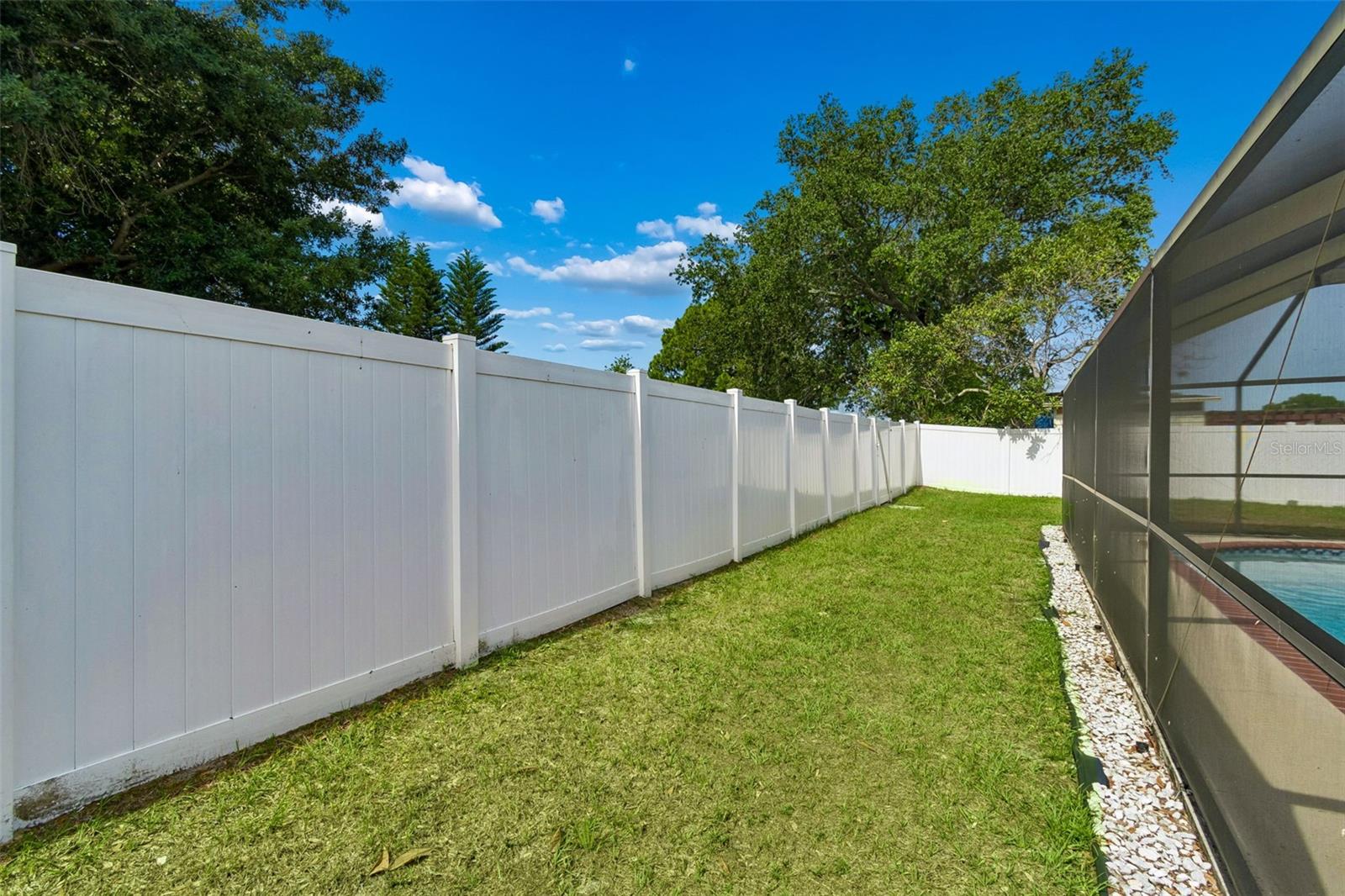 8806 OAK CIR, TAMPA, FL, 33615