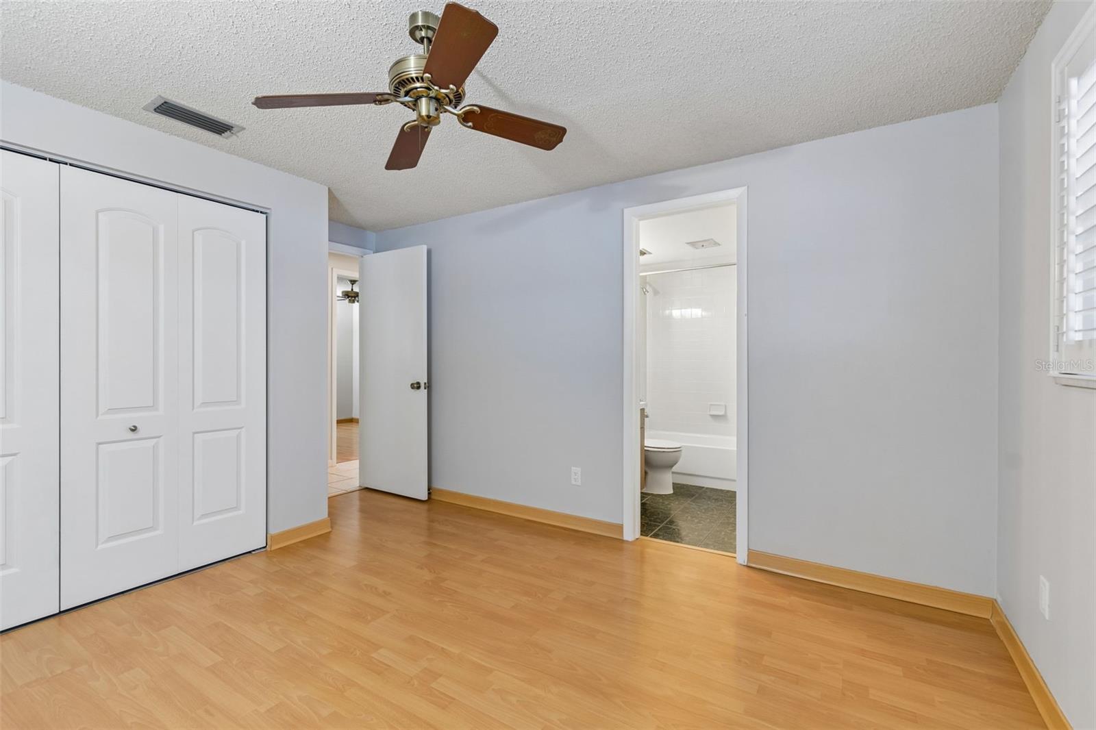 8806 OAK CIR, TAMPA, FL, 33615