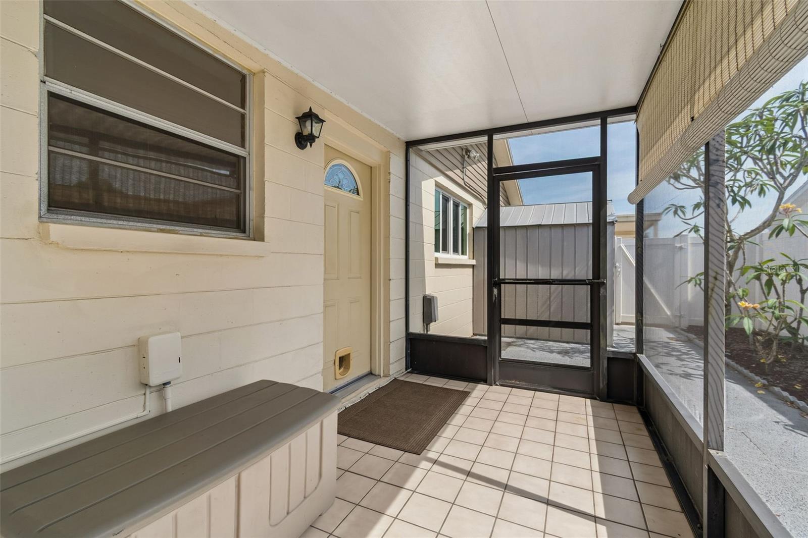8806 OAK CIR, TAMPA, FL, 33615