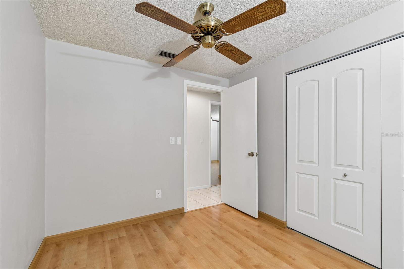8806 OAK CIR, TAMPA, FL, 33615